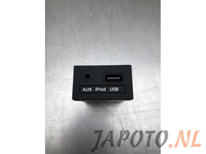 AUX/USB aansluiting Kia Picanto