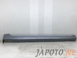 Gebruikte Sideskirt rechts Hyundai Ioniq 1.6 GDI 16V Hybrid Prijs € 99,00 Margeregeling aangeboden door Japoto Parts B.V.