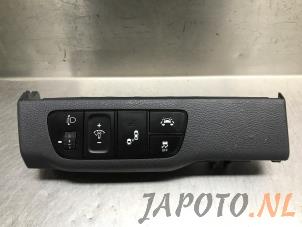 Gebruikte Schakelaar Koplamp Ihv Hyundai Ioniq 1.6 GDI 16V Hybrid Prijs € 19,00 Margeregeling aangeboden door Japoto Parts B.V.