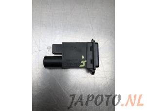 Gebruikte Temperatuursensor binnen Honda Civic (FK6/7/8/9) 1.0i VTEC Turbo 12V Prijs € 14,95 Margeregeling aangeboden door Japoto Parts B.V.