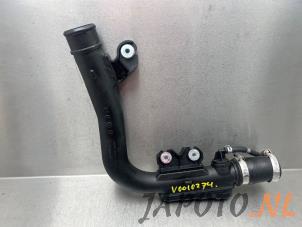 Gebruikte Intercooler Buis Honda Civic (FK6/7/8/9) 1.0i VTEC Turbo 12V Prijs € 52,45 Margeregeling aangeboden door Japoto Parts B.V.