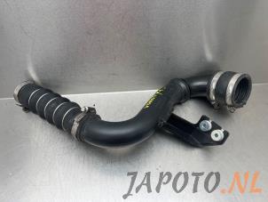 Gebruikte Intercooler Buis Honda Civic (FK6/7/8/9) 1.0i VTEC Turbo 12V Prijs € 52,45 Margeregeling aangeboden door Japoto Parts B.V.