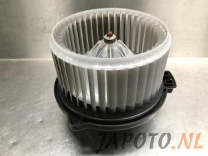Gebruikte Chaufage Ventilatiemotor Toyota Corolla Verso (E12) 1.6 16V VVT-i Prijs € 49,95 Margeregeling aangeboden door Japoto Parts B.V.