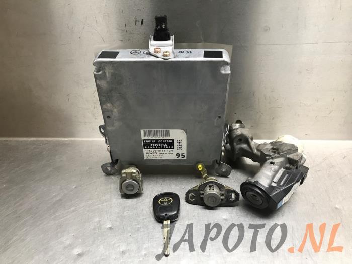 Gebruikte Kontaktslot + computer Toyota Corolla Verso (E12) 1.6 16V VVT-i Prijs € 131,20 Margeregeling aangeboden door Japoto Parts B.V.