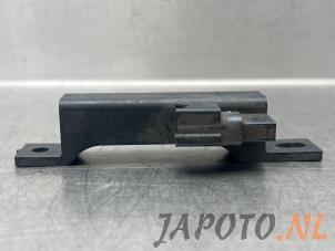 Gebruikte Keyless entry antenne Nissan Note (E12) 1.2 68 Prijs € 20,95 Margeregeling aangeboden door Japoto Parts B.V.