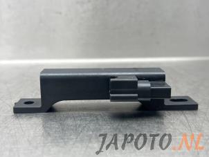 Gebruikte Keyless entry antenne Nissan Note (E12) 1.2 68 Prijs € 20,95 Margeregeling aangeboden door Japoto Parts B.V.