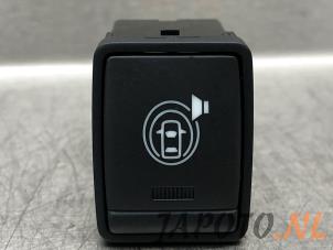 Gebruikte PDC Schakelaar Nissan Note (E12) 1.2 68 Prijs € 10,45 Margeregeling aangeboden door Japoto Parts B.V.