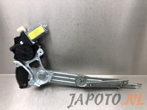 Gebruikte Ruitmechaniek 4Deurs rechts-voor Nissan Note (E12) 1.2 68 Prijs € 49,95 Margeregeling aangeboden door Japoto Parts B.V.