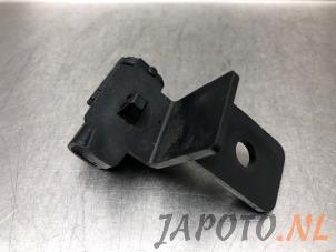 Gebruikte Temperatuursensor buiten Nissan Note (E12) 1.2 68 Prijs € 20,95 Margeregeling aangeboden door Japoto Parts B.V.