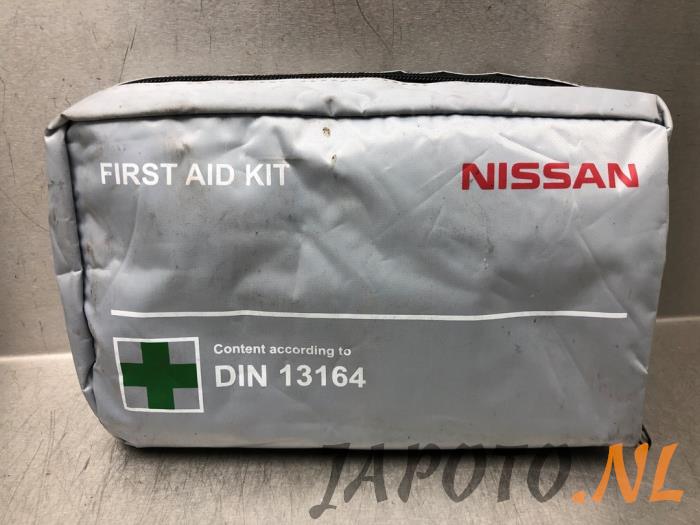 EHBO kit van een Nissan NV 200 (M20M) E-NV200 2021