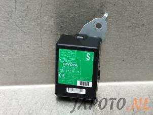 Gebruikte Centrale Deurvergrendelings Module Toyota RAV4 (A3) 2.0 16V VVT-i 4x4 Prijs € 31,45 Margeregeling aangeboden door Japoto Parts B.V.
