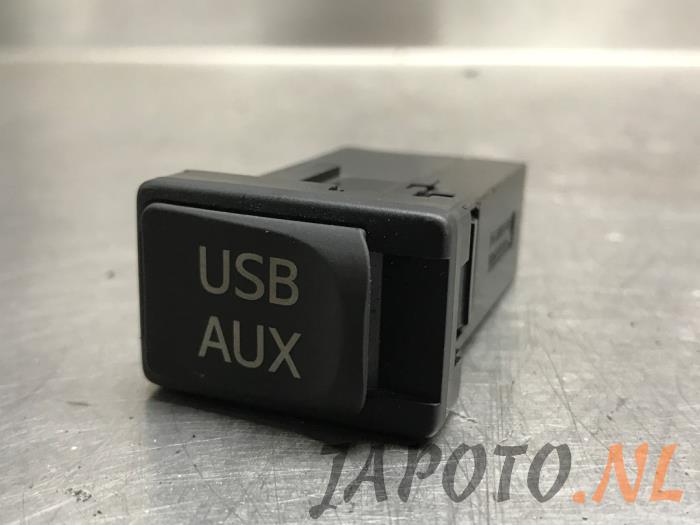 AUX / USB connection Toyota Verso-S