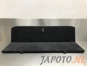 Gebruikte Vloerplaat bagageruimte Toyota RAV4 (A3) 2.0 16V VVT-i 4x4 Prijs € 49,95 Margeregeling aangeboden door Japoto Parts B.V.