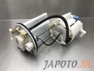 Gebruikte Benzinepomp Toyota RAV4 (A3) 2.0 16V VVT-i 4x4 Prijs € 75,00 Margeregeling aangeboden door Japoto Parts B.V.
