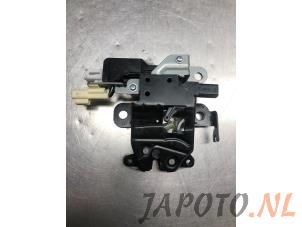 Gebruikte Slotmechaniek Achterklep Mazda MX-5 (ND) 2.0 SkyActiv G-160 16V Prijs € 49,95 Margeregeling aangeboden door Japoto Parts B.V.