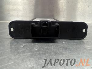Gebruikte Element Kachelverwarming Kia Rio IV (YB) 1.0i T-GDi 100 12V Prijs € 34,95 Margeregeling aangeboden door Japoto Parts B.V.