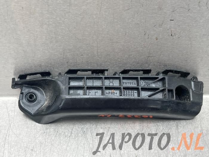 2010 toyota store yaris front bumper