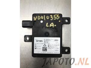 Gebruikte Dode hoek sensor Kia Niro I (DE) 1.6 GDI Hybrid Prijs € 183,70 Margeregeling aangeboden door Japoto Parts B.V.