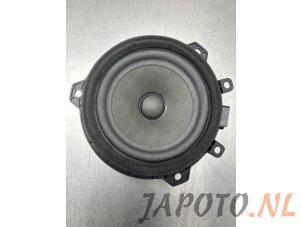 Gebruikte Speaker Kia Rio IV (YB) 1.0i T-GDi 100 12V Prijs € 14,95 Margeregeling aangeboden door Japoto Parts B.V.