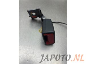 Gebruikte Veiligheidsgordel Insteek links-achter Kia Rio IV (YB) 1.0i T-GDi 100 12V Prijs € 19,95 Margeregeling aangeboden door Japoto Parts B.V.