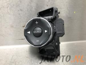 Gebruikte Schakelaar stuurbediening Honda HR-V (RU) 1.5 i-VTEC 16V Prijs € 36,70 Margeregeling aangeboden door Japoto Parts B.V.