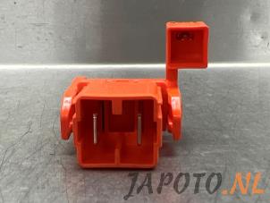 Gebruikte Stekker Toyota Yaris IV (P21/PA1/PH1) 1.5 12V Hybrid 115 Prijs € 10,45 Margeregeling aangeboden door Japoto Parts B.V.