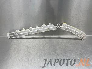 Gebruikte Bumpersteun rechts-achter Mitsubishi Outlander (GF/GG) 2.0 16V PHEV 4x4 Prijs € 20,95 Margeregeling aangeboden door Japoto Parts B.V.