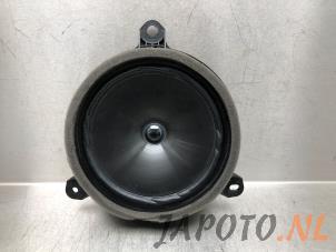 Gebruikte Speaker Toyota Yaris IV (P21/PA1/PH1) 1.5 12V Hybrid 115 Prijs € 19,95 Margeregeling aangeboden door Japoto Parts B.V.