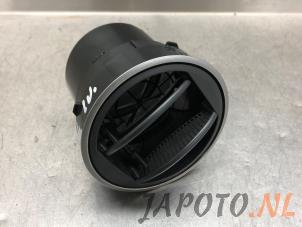 Gebruikte Luchtrooster zijkant Mazda 3 (BL12/BLA2/BLB2) 1.6 CiTD 16V Prijs € 15,70 Margeregeling aangeboden door Japoto Parts B.V.