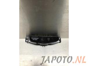 Gebruikte Airbag controle lampje Nissan X-Trail (T32) 1.6 DIG-T 16V Prijs € 14,95 Margeregeling aangeboden door Japoto Parts B.V.
