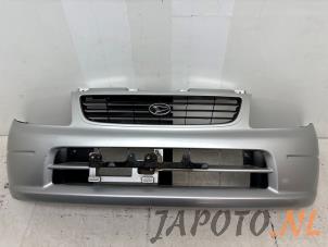 Gebruikte Voorbumper Daihatsu Cuore (L251/271/276) 1.0 12V Prijs € 74,95 Margeregeling aangeboden door Japoto Parts B.V.