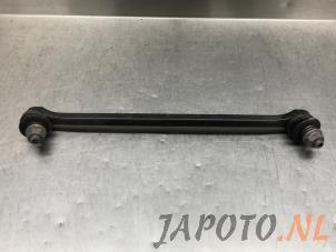Gebruikte Draagarm boven rechts-voor Toyota Yaris IV (P21/PA1/PH1) 1.5 12V Hybrid 115 Prijs € 24,95 Margeregeling aangeboden door Japoto Parts B.V.