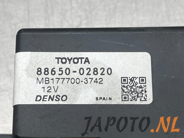 Computer Body Control van een Toyota Auris (E15) 1.8 16V HSD Full Hybrid 2011