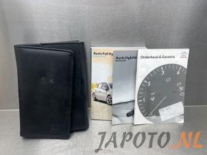 Gebruikte Instructie Boekje Toyota Auris (E15) 1.8 16V HSD Full Hybrid Prijs € 14,95 Margeregeling aangeboden door Japoto Parts B.V.