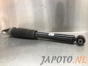 Gebruikte Schokbreker rechts-achter Hyundai Tucson (NX) 1.6 T-GDI Hybrid 48V HTRAC Prijs € 52,45 Margeregeling aangeboden door Japoto Parts B.V.