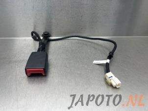 Gebruikte Veiligheidsgordel Insteek links-voor Kia Picanto (JA) 1.0 T-GDI 12V Prijs € 14,95 Margeregeling aangeboden door Japoto Parts B.V.