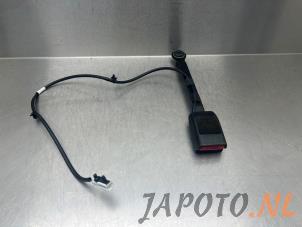 Gebruikte Veiligheidsgordel Insteek links-voor Nissan Qashqai (J11) 1.2 DIG-T 16V Prijs € 19,95 Margeregeling aangeboden door Japoto Parts B.V.