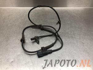Gebruikte ABS Sensor Nissan Qashqai (J10) 2.0 16V Prijs € 19,95 Margeregeling aangeboden door Japoto Parts B.V.