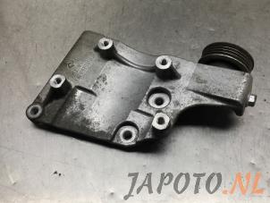 Gebruikte Aircopomp Steun Suzuki Swift (ZA/ZC/ZD) 1.6 Sport VVT 16V Prijs op aanvraag aangeboden door Japoto Parts B.V.