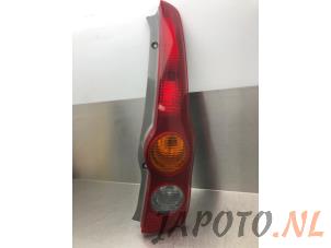 Gebruikte Achterlicht rechts Daihatsu Cuore (L251/271/276) 1.0 12V DVVT Prijs op aanvraag aangeboden door Japoto Parts B.V.