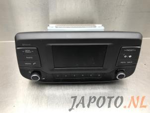 Gebruikte Radio Hyundai i30 Wagon (PDEF5) 1.6 CRDi 16V VGT Prijs € 299,00 Margeregeling aangeboden door Japoto Parts B.V.