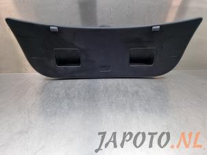 Gebruikte Bekleding Achterklep Kia Rio IV (YB) 1.0i T-GDi 100 12V Prijs € 49,95 Margeregeling aangeboden door Japoto Parts B.V.