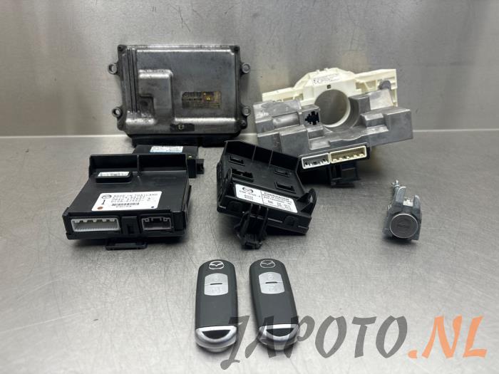 Gebruikte Kontaktslot + computer Mazda CX-3 (DJ/DK) 1.5 Skyactiv D 105 16V Prijs € 209,95 Margeregeling aangeboden door Japoto Parts B.V.