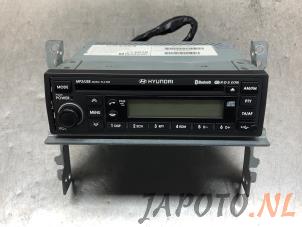 Gebruikte Radio CD Speler Hyundai Tucson (JM) 2.0 16V CVVT 4x2 Prijs op aanvraag aangeboden door Japoto Parts B.V.