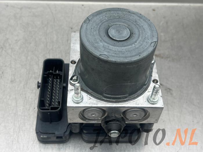 Gebruikte ABS Pomp Mazda CX-3 (DJ/DK) 1.5 Skyactiv D 105 16V Prijs € 103,95 Margeregeling aangeboden door Japoto Parts B.V.