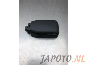 Gebruikte Sensor Licht Mazda 2 (DJ/DL) 1.5 SkyActiv-G 90 Prijs € 14,95 Margeregeling aangeboden door Japoto Parts B.V.