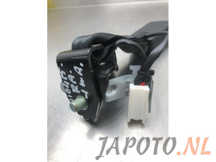 Veiligheidsgordel Insteek rechts-achter van een Mazda 2 (DJ/DL) 1.5 SkyActiv-G 90 2018