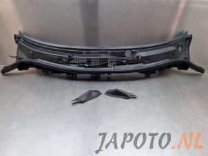 Gebruikte Paravent Mazda 2 (DJ/DL) 1.5 SkyActiv-G 90 Prijs € 39,95 Margeregeling aangeboden door Japoto Parts B.V.