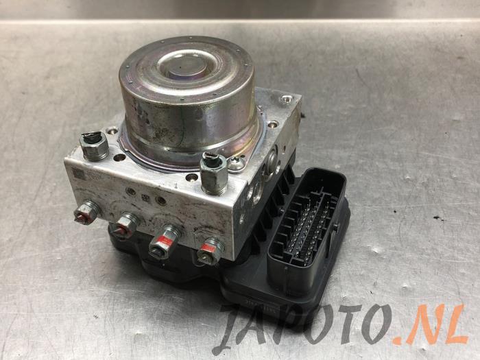Gebruikte ABS Pomp Suzuki Ignis (MF) 1.2 Dual Jet 16V Smart Hybrid Prijs € 157,45 Margeregeling aangeboden door Japoto Parts B.V.
