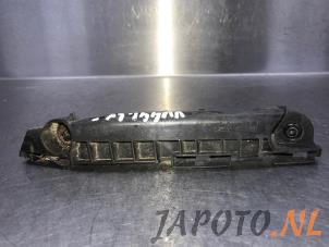 Gebruikte Bumpersteun links-voor Toyota Yaris II (P9) 1.33 16V Dual VVT-I Prijs € 13,60 Margeregeling aangeboden door Japoto Parts B.V.